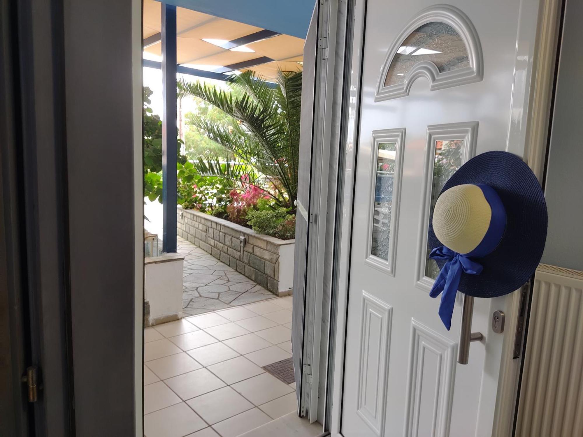 Celeste Deluxe Apartments Скала-Потамиас Экстерьер фото